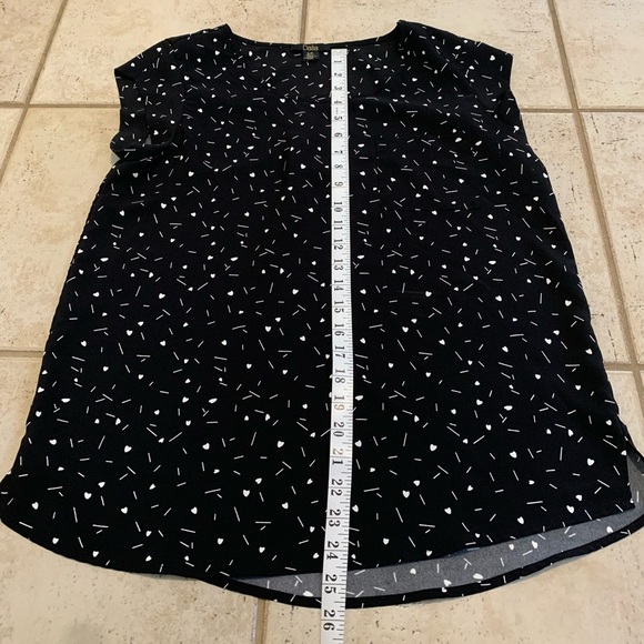 Dalia Black & White Heart Print Cap-Sleeve Blouse - Size S/P - Picture 6 of 6